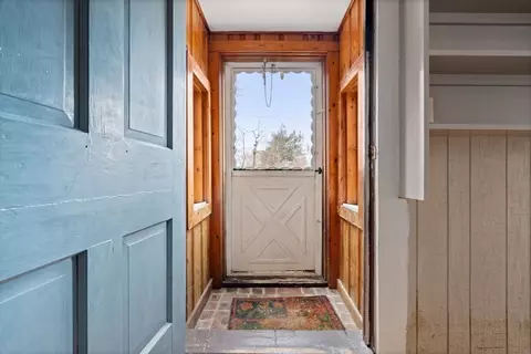 Entry Way - 4 Elaine Ave, Maynard, MA 01754 photo 1 of 4