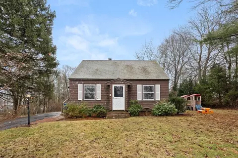 4 Elaine Ave, Maynard, MA 01754