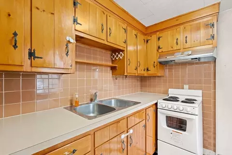 Kitchen - 4 Elaine Ave, Maynard, MA 01754 photo 2 of 2