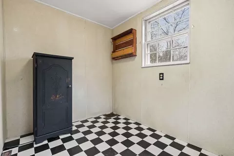 Entry Way - 4 Elaine Ave, Maynard, MA 01754 photo 3 of 4