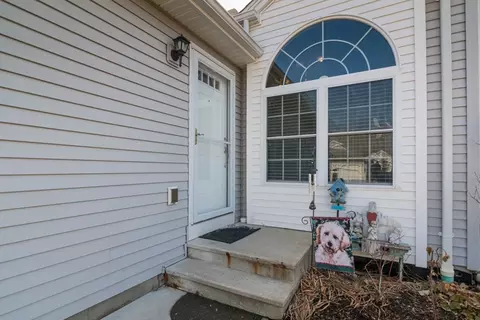 169 Brookfield Ln #169, Agawam, MA 01001