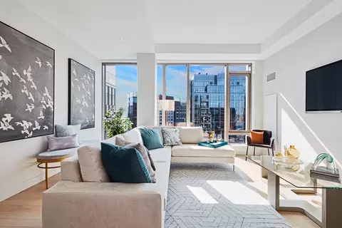 133 Seaport Blvd #2105, Boston, MA 02210