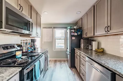 79 Riverside Dr, Westfield, MA 01085