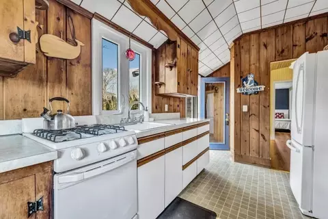 Kitchen - 14 Tulip Shell Way, Mashpee, MA 02649 photo 1 of 1