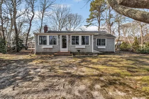 Exterior - 14 Tulip Shell Way, Mashpee, MA 02649 photo 4 of 5