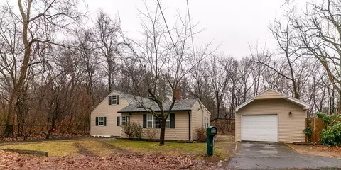 Exterior - 195 Riverton Rd, Springfield, MA 01109 photo 2 of 8