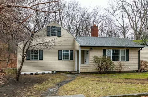 Exterior - 195 Riverton Rd, Springfield, MA 01109 photo 4 of 8