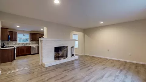 Living - 195 Riverton Rd, Springfield, MA 01109 photo 6 of 7