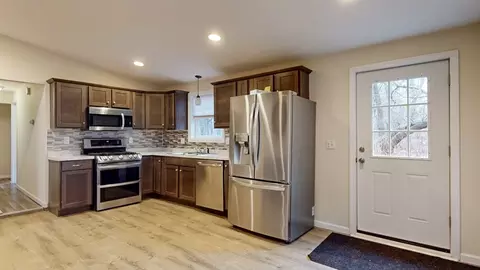 Kitchen - 195 Riverton Rd, Springfield, MA 01109 photo 5 of 6