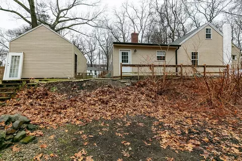 Exterior - 195 Riverton Rd, Springfield, MA 01109 photo 8 of 8