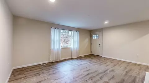 Living - 195 Riverton Rd, Springfield, MA 01109 photo 7 of 7
