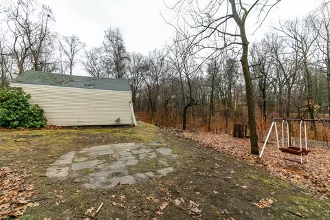 Exterior - 195 Riverton Rd, Springfield, MA 01109 photo 7 of 8