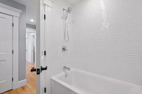 Bath - 116 E Main #6, Gloucester, MA 01930 photo 5 of 5