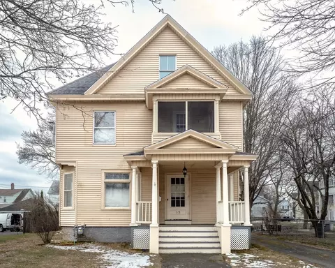 12 Woronoco Ave, Westfield, MA 01085