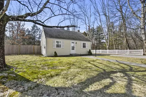 49 Collins St, Danvers, MA 01923