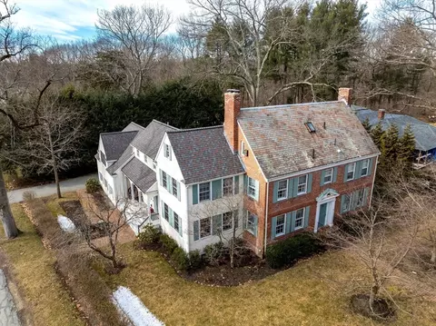 145 Monument St, Concord, MA 01742