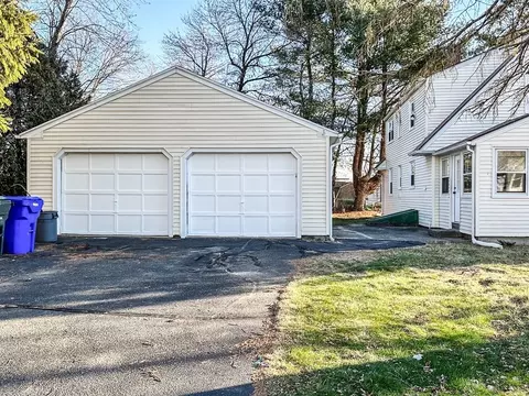 Exterior - 89 Sparrow Dr, Springfield, MA 01119 photo 3 of 8