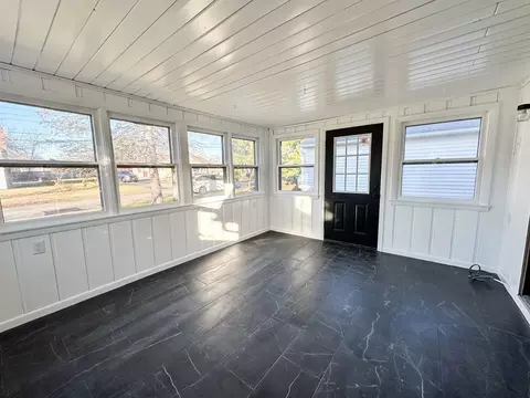 Exterior - 89 Sparrow Dr, Springfield, MA 01119 photo 4 of 8
