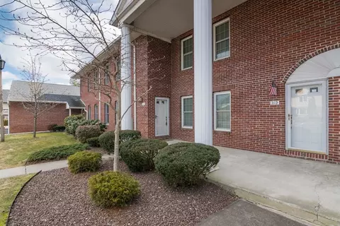 21 Castle Hill Rd # C, Agawam, MA 01001