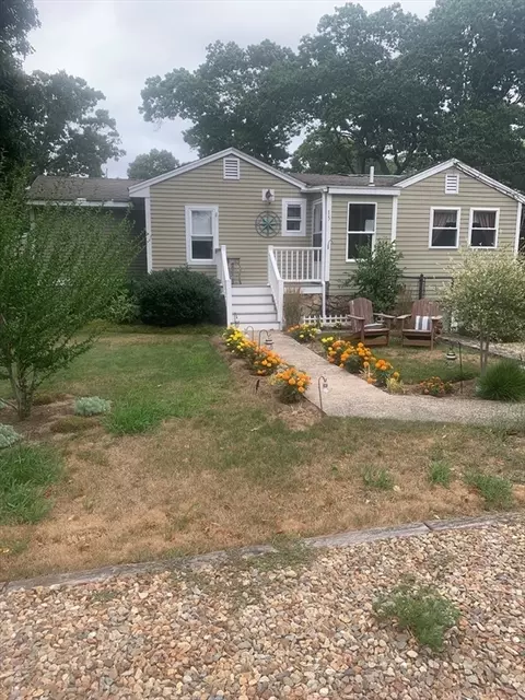 Exterior - 15 Summer St, Wareham, MA 02571 photo 5 of 17