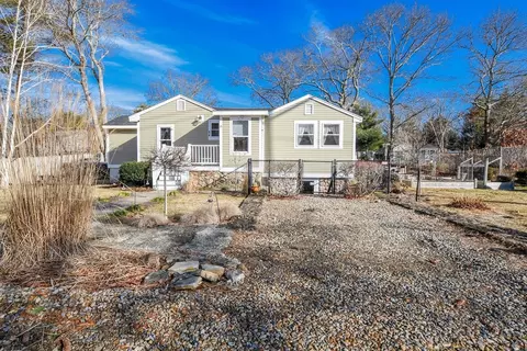Exterior - 15 Summer St, Wareham, MA 02571 photo 4 of 17