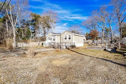 Exterior - 15 Summer St, Wareham, MA 02571 photo 7 of 17