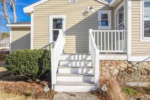 Exterior - 15 Summer St, Wareham, MA 02571 photo 2 of 17