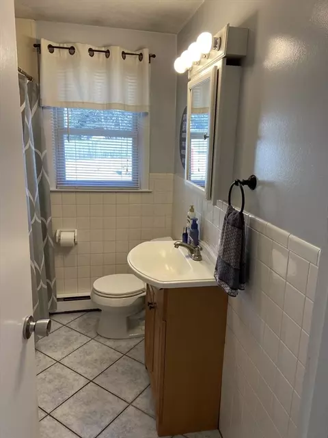 Bath - 100 Line St, Easthampton, MA 01027 photo 1 of 3