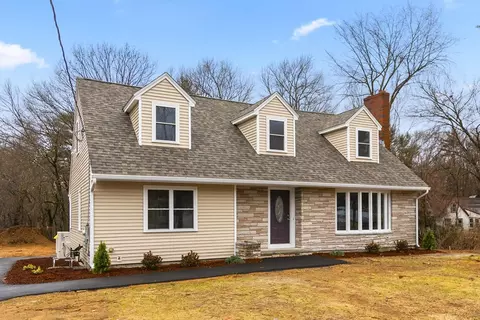 12 Forest St, Wilmington, MA 01887