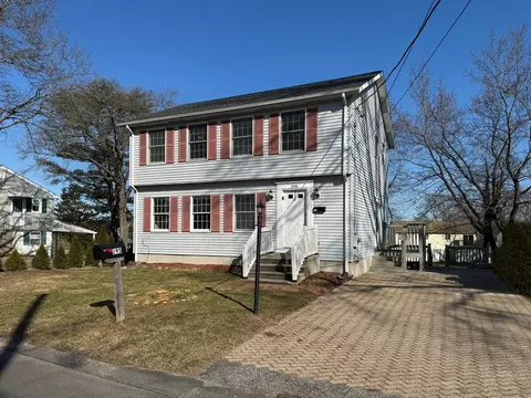 295 England St, Cumberland, RI 02864