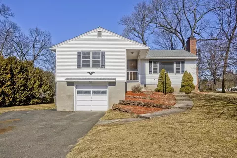 12 Robinson Dr, Westfield, MA 01085