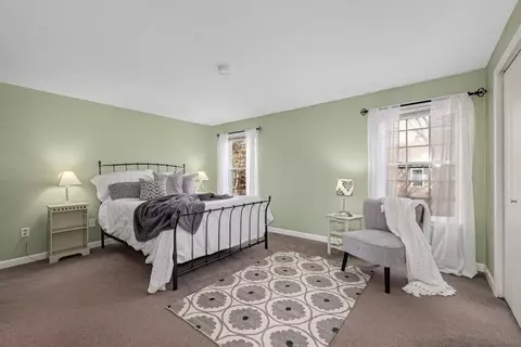 112 Ridgefield Cir #D, Clinton, MA 01510