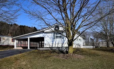 7525 South St, Bernardston, MA 01337