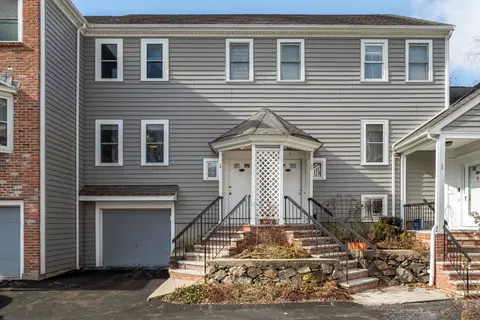 84 Walpole St #3B, Canton, MA 02021
