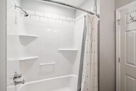 Bath - 84 Walpole St #3B, Canton, MA 02021 photo 4 of 4