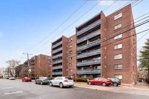 32 Whites Ave #F7704, Watertown, MA 02472