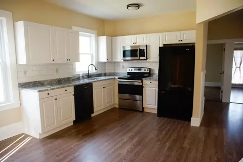 84 Main St, Acushnet, MA 02743 photo 4