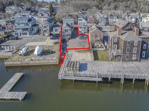 40 Central St #2, Manchester, MA 01944