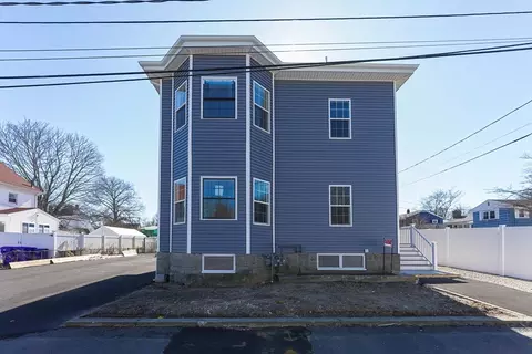 17 Walnut St, Taunton, MA 02780