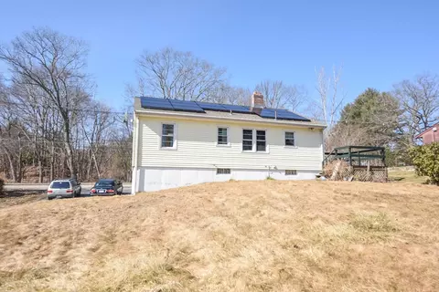 52 Pleasant St, Upton, MA 01568 photo 3