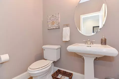 Bath - 51 Oxbow Rd #51, Framingham, MA 01701 photo 1 of 8