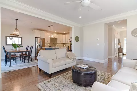 Living - 51 Oxbow Rd #51, Framingham, MA 01701 photo 4 of 8