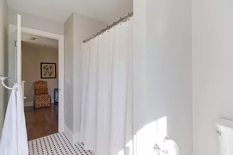 Bath - 51 Oxbow Rd #51, Framingham, MA 01701 photo 6 of 8