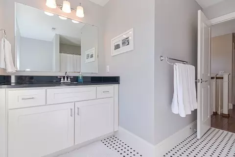 Bath - 51 Oxbow Rd #51, Framingham, MA 01701 photo 5 of 8