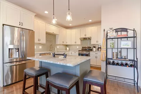 Kitchen - 51 Oxbow Rd #51, Framingham, MA 01701 photo 3 of 7