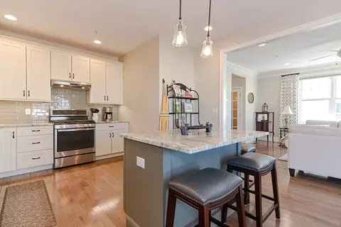 Kitchen - 51 Oxbow Rd #51, Framingham, MA 01701 photo 4 of 7
