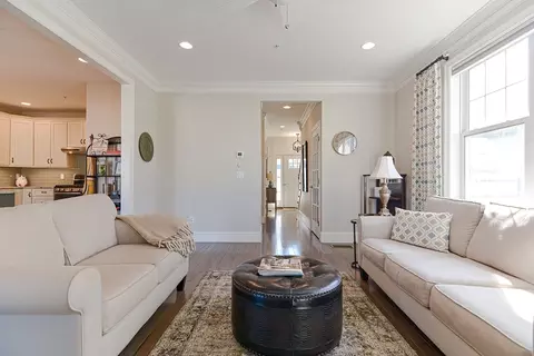 Living - 51 Oxbow Rd #51, Framingham, MA 01701 photo 2 of 8
