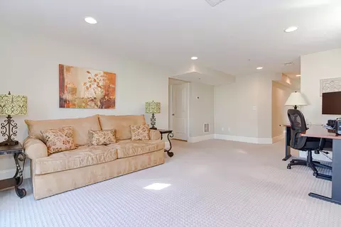 Living - 51 Oxbow Rd #51, Framingham, MA 01701 photo 8 of 8