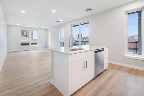 157 Chestnut #205, Chelsea, MA 02150