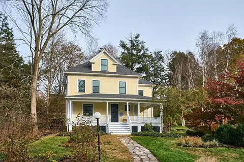 16 S Sunset Ave, Amherst, MA 01002